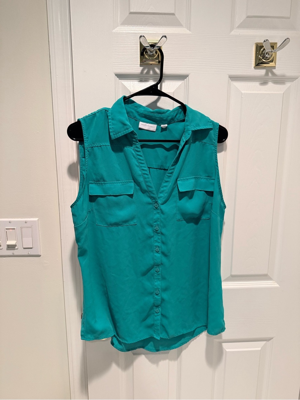 New York & Company Teal Sleeveless Button-Down Shirt